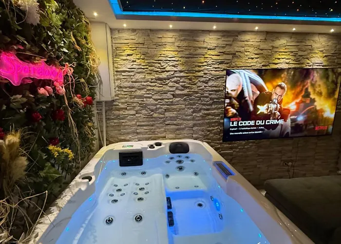 Casa vacanze Maison Avec Jacuzzi Intérieur Maisdon-sur-Sevre